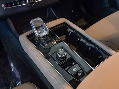 Used 2025 Volvo XC90 B5 Plus w/ Protection Package Premier image 27