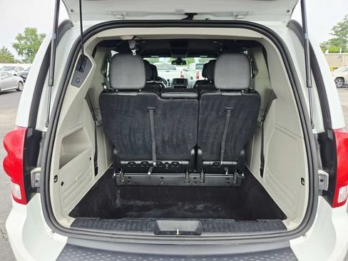 Used 2018 Dodge Grand Caravan SXT FWD image 11
