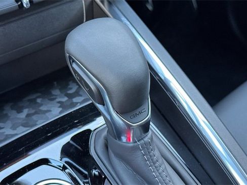 New 2025 GMC Canyon Elevation w/ Convenience Package image 24