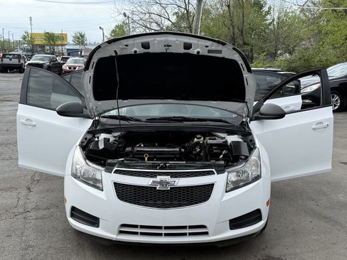 Used 2014 Chevrolet Cruze LS image 18