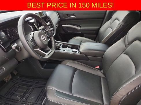 Used 2025 Nissan Pathfinder SL AWD/4WD image 11