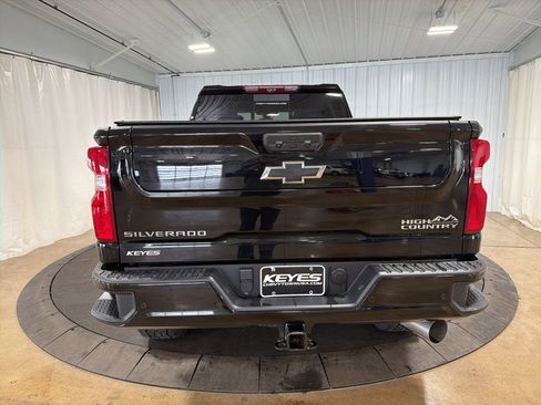 Used 2022 Chevrolet Silverado 3500 High Country w/ Z71 Off-Road Package image 7