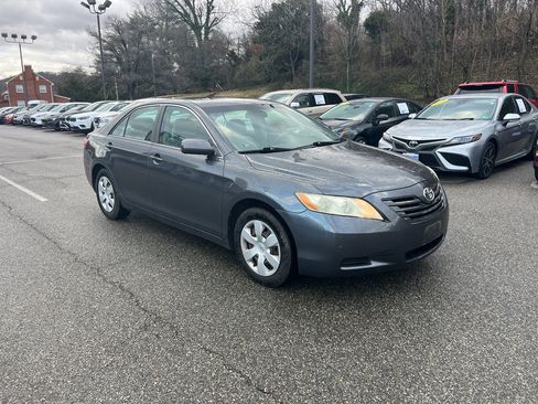 Used 2008 Toyota Camry LE image 3
