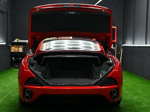 Used 2014 Ferrari California RWD image 47