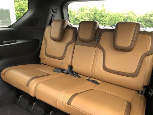 New 2025 Nissan Armada SL w/ Captain's Chari Seat Package image 20