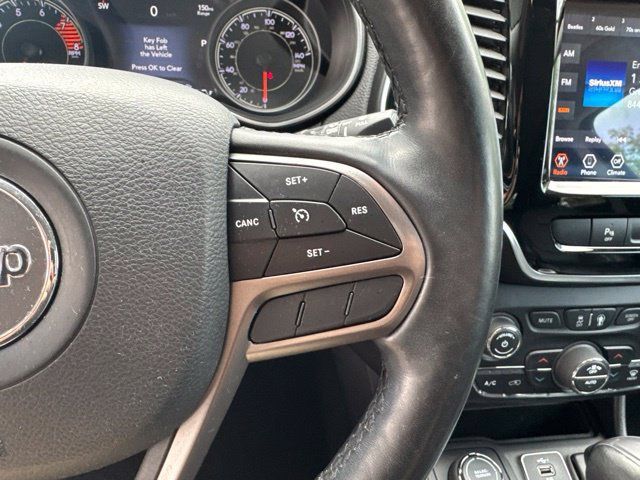 Used 2020 Jeep Cherokee Limited AWD/4WD image 12