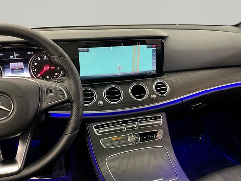 Used 2018 Mercedes-Benz E 300 image 9