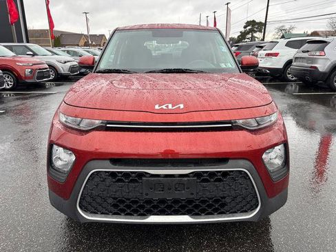 Certified 2022 Kia Soul LX image 3
