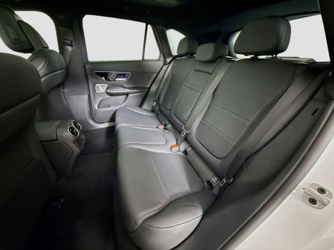 Used 2024 Mercedes-Benz GLC 300 4MATIC w/ Advanced USB Package image 26