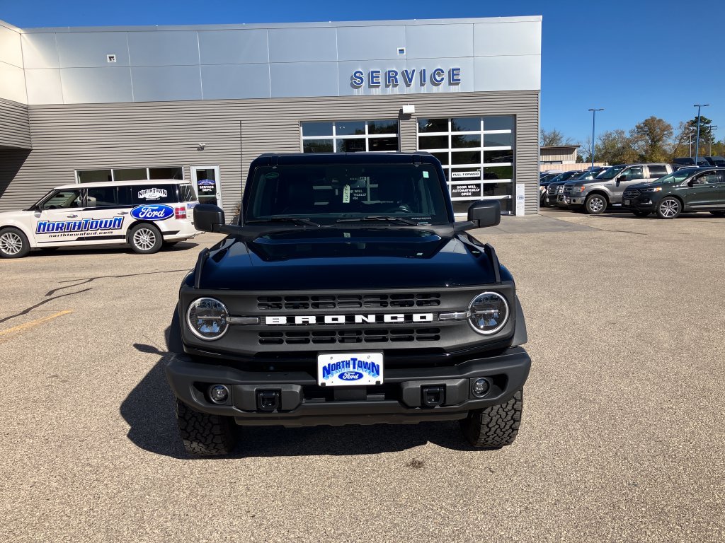 Used 2024 Ford Bronco Black Diamond AWD/4WD image 3