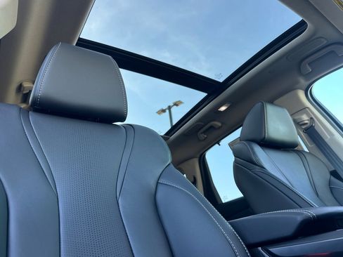 Certified 2025 Acura MDX SH-AWD w/ Technology Package image 22