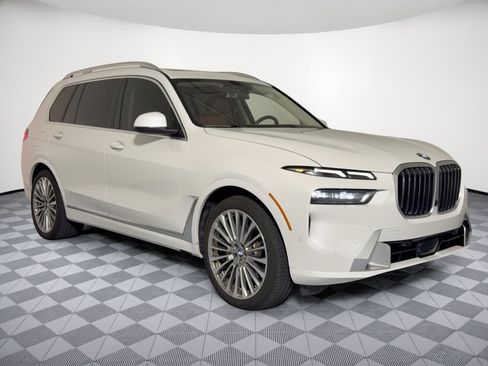 Used 2023 BMW X7 xDrive40i w/ Premium Package AWD/4WD image 7