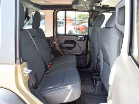 Used 2025 Jeep Wrangler Sport S image 19