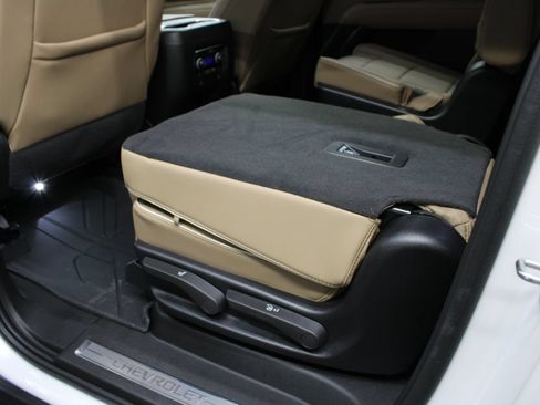 Used 2024 Chevrolet Suburban Premier AWD/4WD image 71