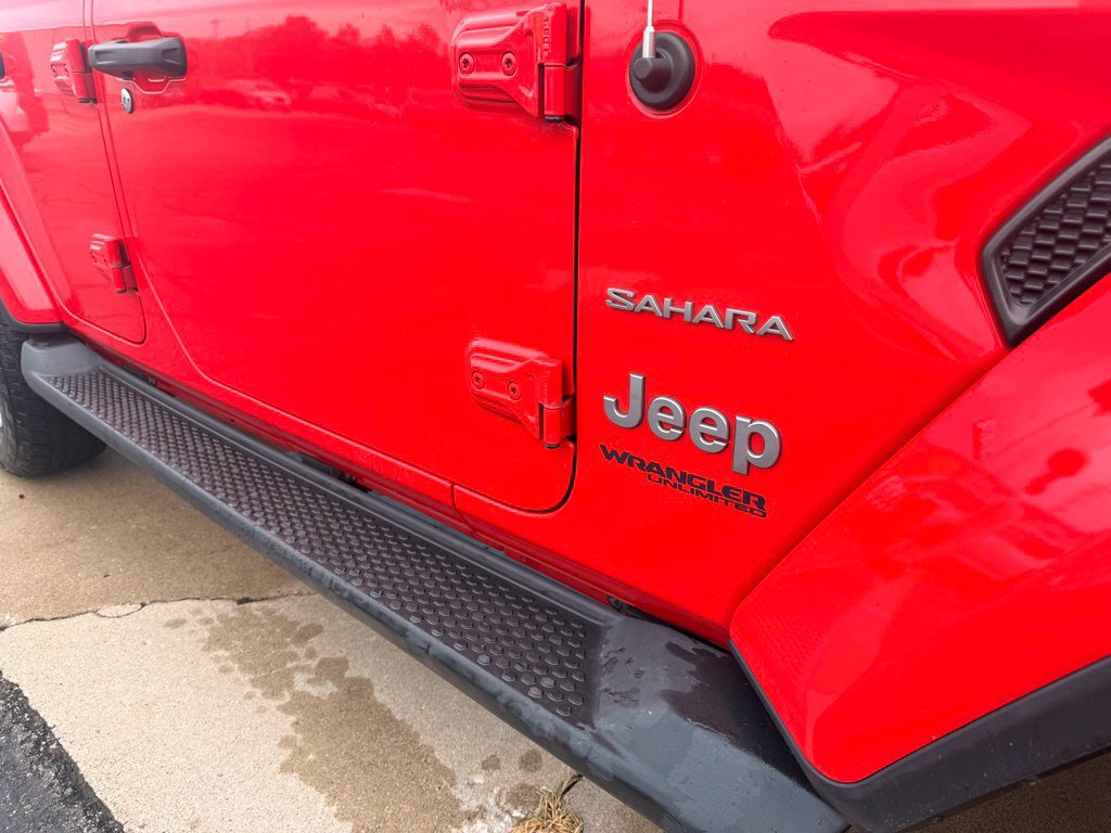 Used 2018 Jeep Wrangler Unlimited Sahara AWD/4WD image 4