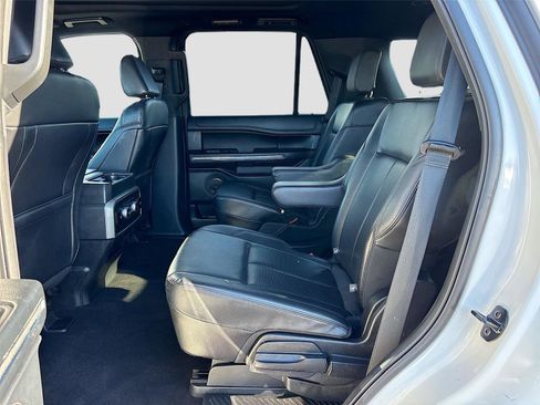 Used 2021 Ford Expedition XLT image 27