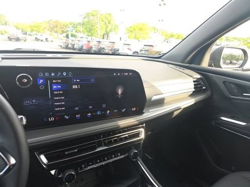 Used 2026 Chevrolet Traverse LT AWD/4WD image 21