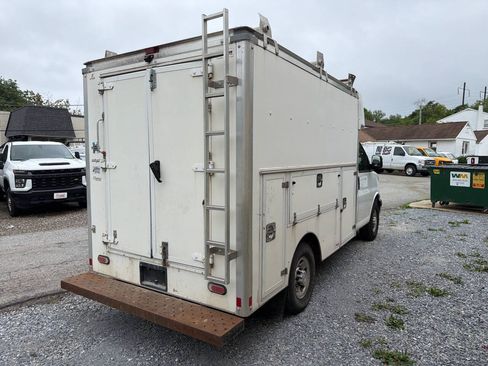 Used 2019 Chevrolet Express 3500 w/ Power Convenience Package RWD image 10