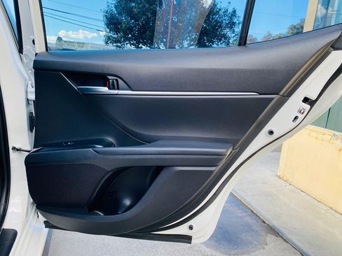 Used 2022 Toyota Camry SE FWD image 27