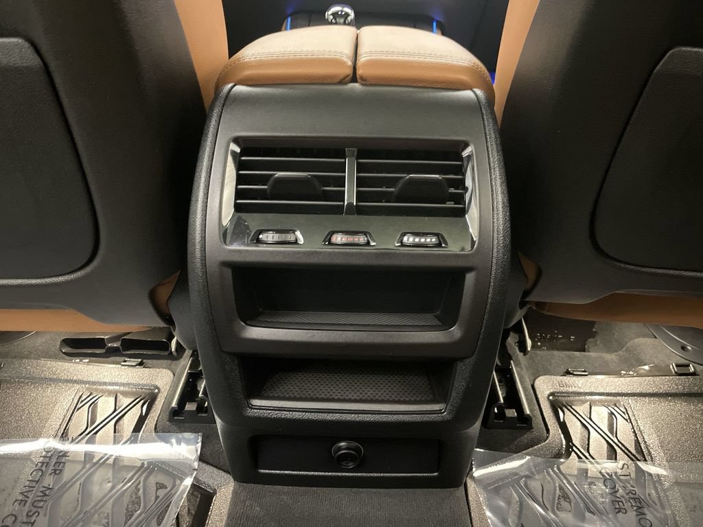 Used 2022 BMW X5 xDrive40i AWD/4WD image 16