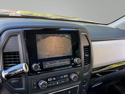 Used 2024 Nissan Titan SV w/ SV Convenience Package RWD image 22