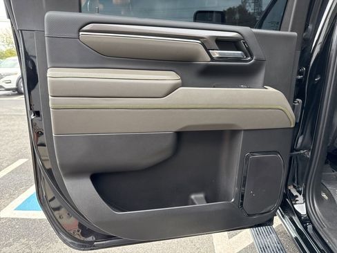 Used 2024 Chevrolet Silverado 2500 ZR2 w/ Technology Package image 41