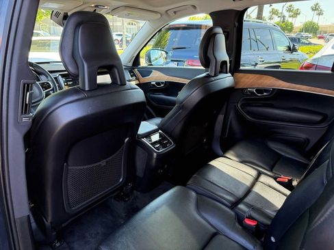 Used 2022 Volvo XC90 T5 Momentum w/ Protection Package Premier AWD/4WD image 26