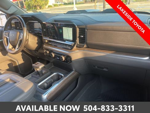 Used 2022 Chevrolet Silverado 1500 LT Trail Boss w/ LT Trail Boss Premium Package AWD/4WD image 15