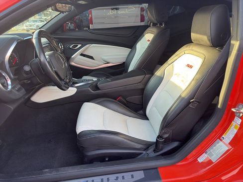 Used 2020 Chevrolet Camaro SS image 10