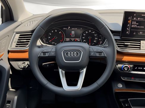 Used 2023 Audi Q5 2.0T Premium w/ Convenience Package AWD/4WD image 20