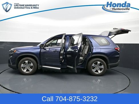 Used 2025 Honda Pilot EX-L image 34