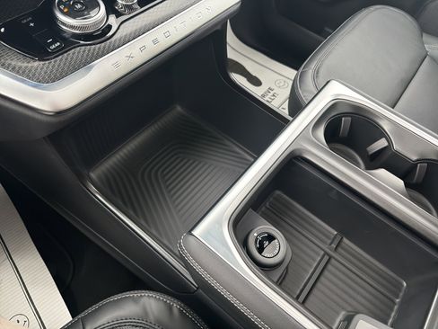 New 2026 Ford Expedition Max Platinum image 32