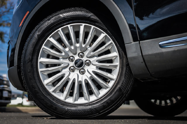 Used 2019 Lincoln Nautilus Premier AWD/4WD image 15