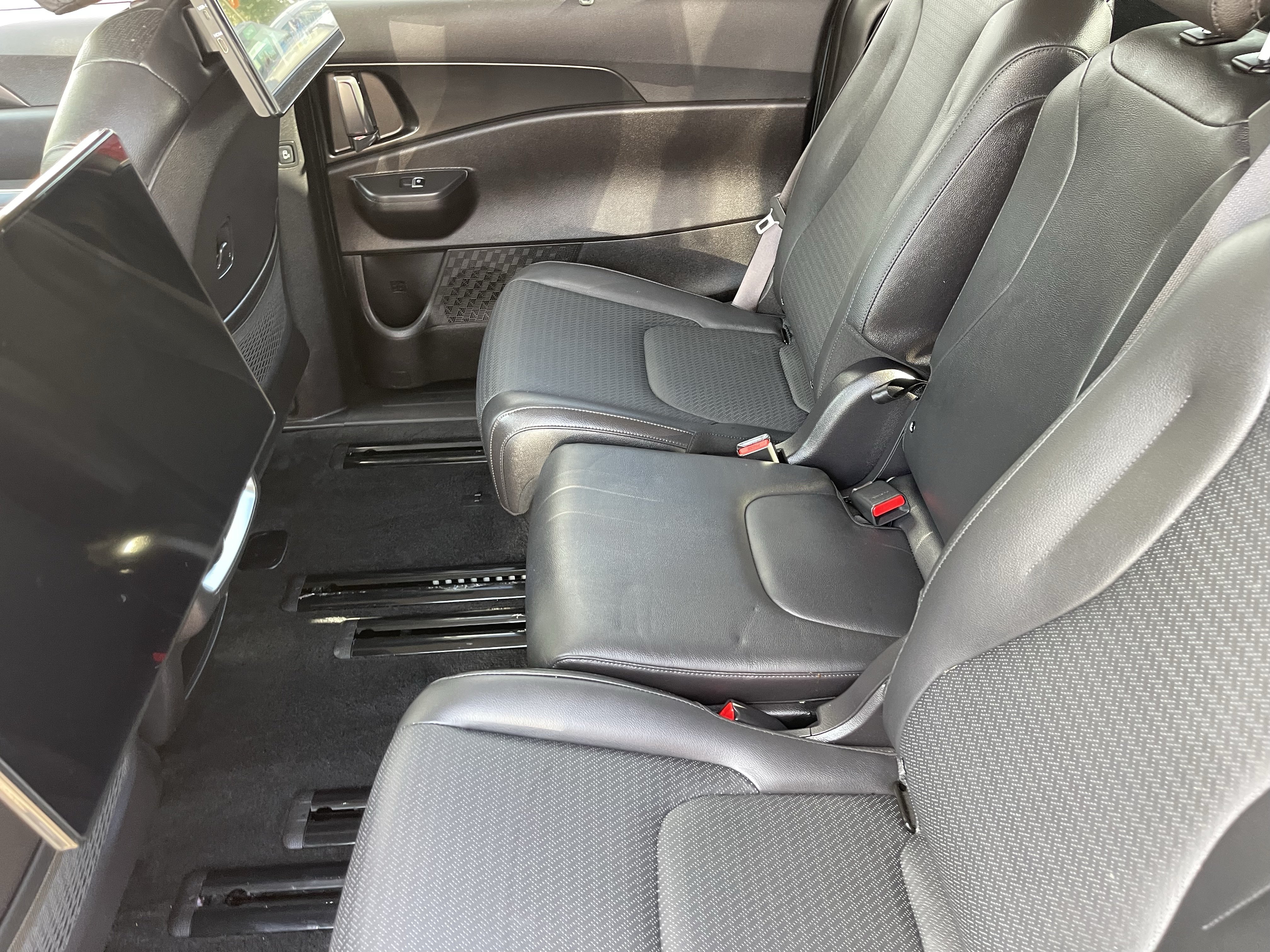Certified 2025 Kia Carnival SX Prestige FWD image 17