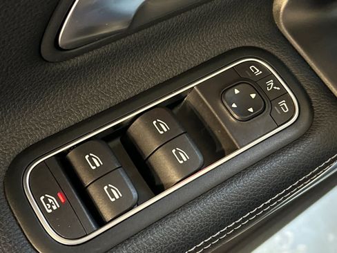 Used 2025 Mercedes-Benz CLA 250 image 14