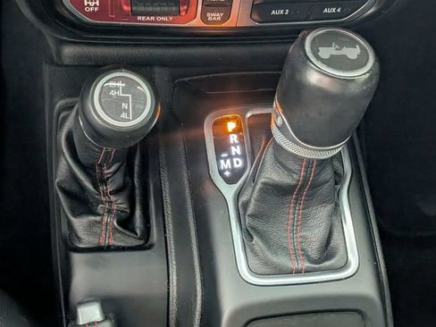 Used 2022 Jeep Wrangler Unlimited Rubicon w/ Cold Weather Group AWD/4WD image 22