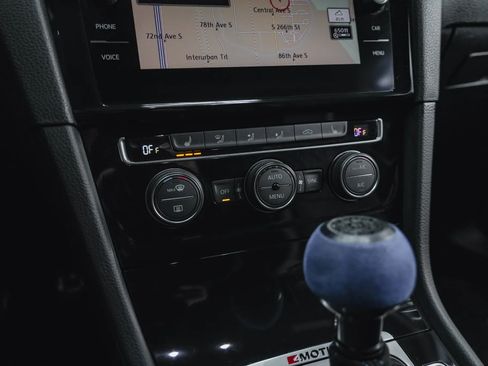 Used 2019 Volkswagen Golf 4-Door image 55