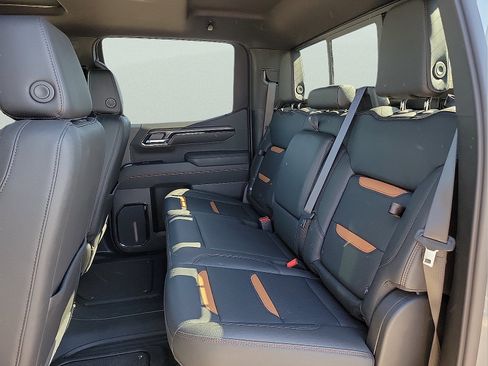 Used 2026 GMC Sierra 1500 AT4 w/ AT4 Premium Package AWD/4WD image 8