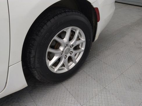 Used 2020 Chrysler Voyager Lxi image 31