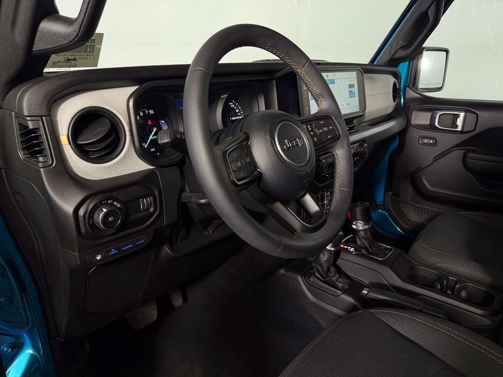 Used 2024 Jeep Wrangler Unlimited AWD/4WD image 13