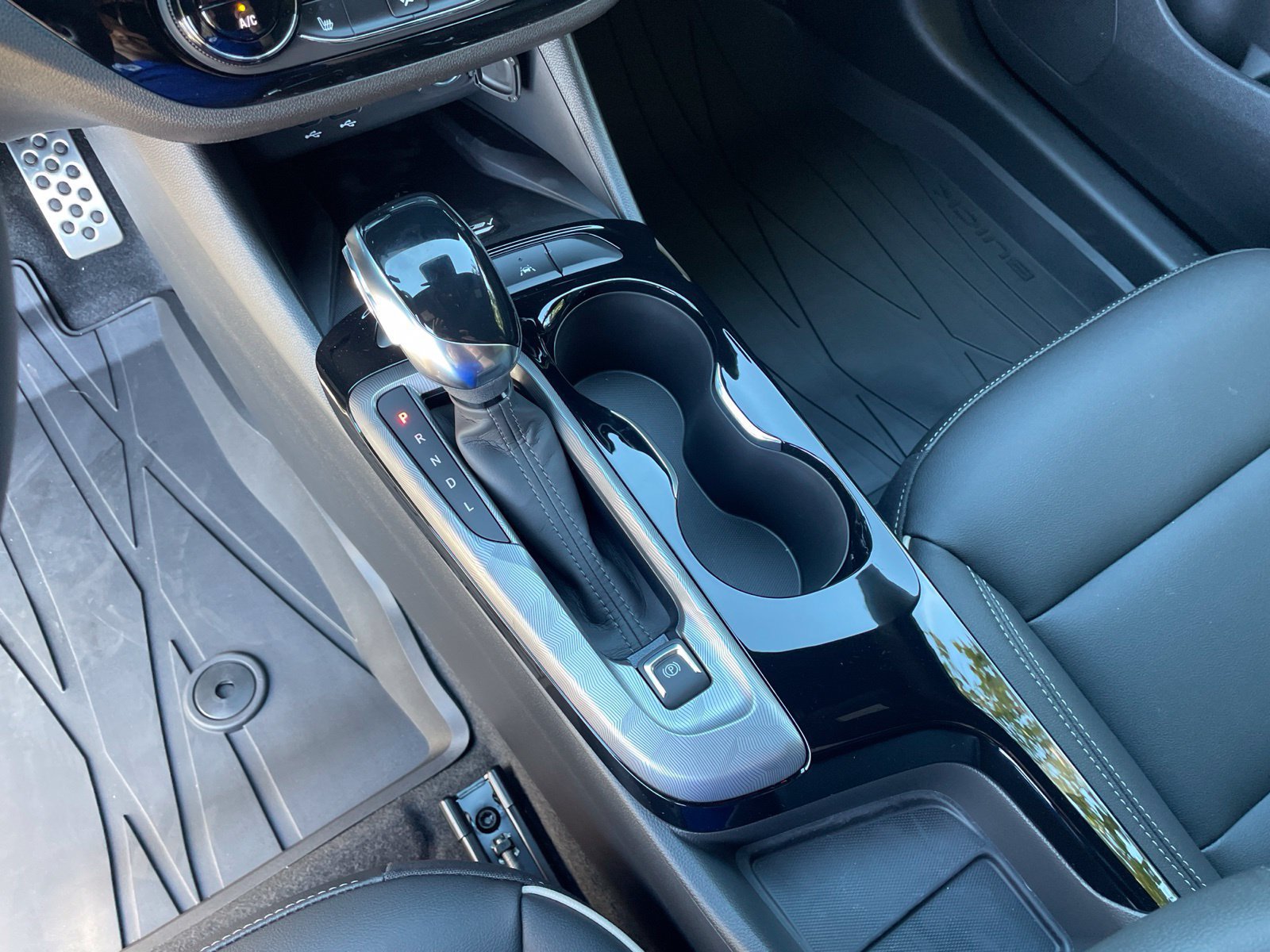 New 2026 Buick Envista Sport Touring w/ Studio Series FWD image 23