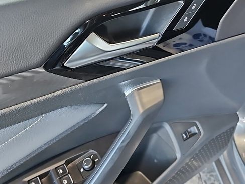 Used 2025 Volkswagen Jetta SEL image 26