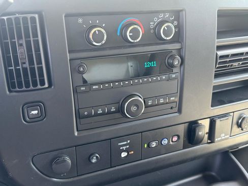 Used 2022 Chevrolet Express 3500 w/ Power Convenience Package RWD image 17