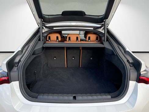 Used 2023 BMW i4 eDrive35 w/ Premium Package image 11