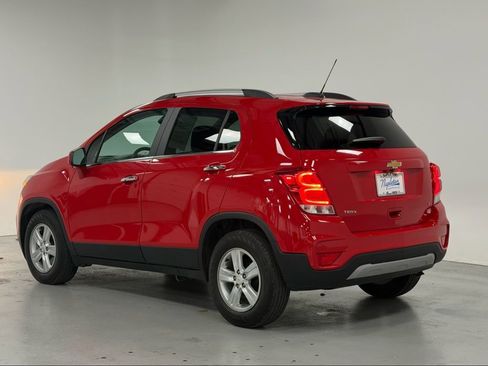Used 2020 Chevrolet Trax LT w/ LT Convenience Package image 3