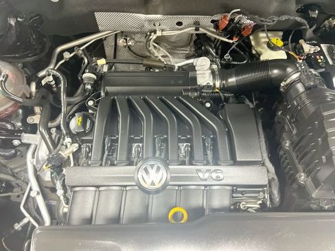 Used 2021 Volkswagen Atlas SEL R-Line FWD image 36