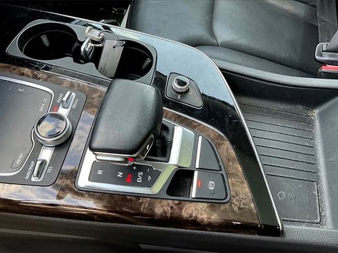 Used 2017 Audi Q7 3.0T Premium Plus w/ Premium Plus Package image 10