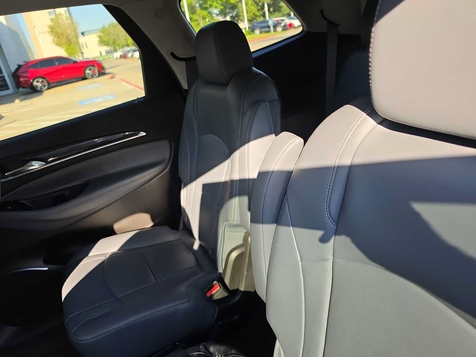 Used 2019 Buick Enclave Essence FWD image 9