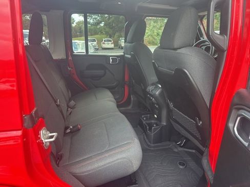 Used 2024 Jeep Wrangler Unlimited Rubicon image 6