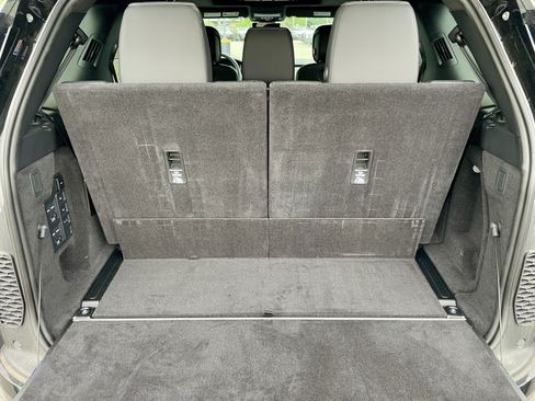 New 2026 Land Rover Discovery Limited Edition AWD/4WD image 38